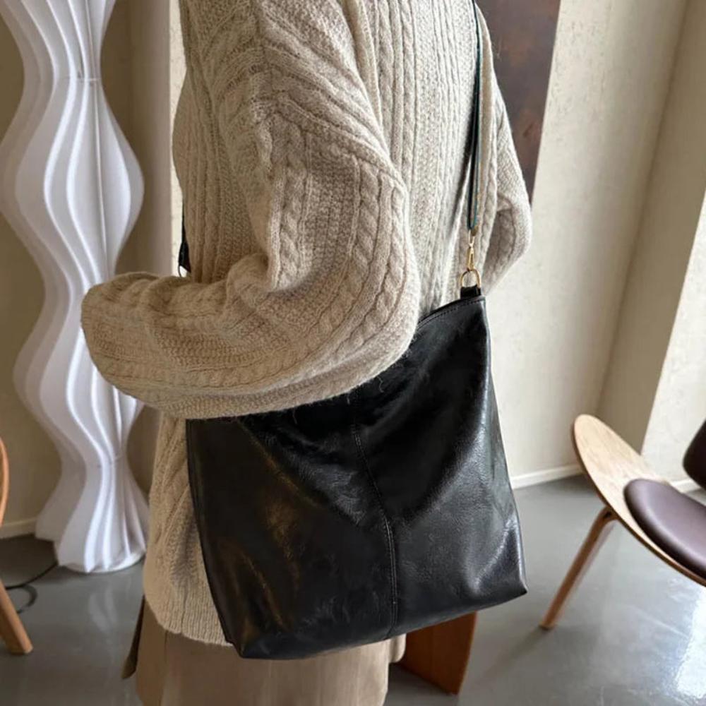 Līga Vintage – ādas plecu soma ar klasisku šarmu un mūžīgu eleganci
